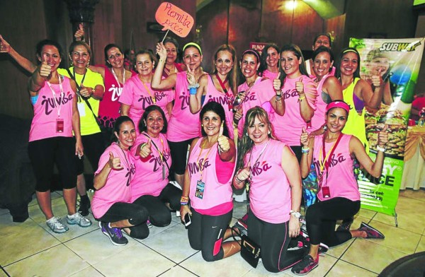 Sampedranos vibraron al ritmo de la zumba