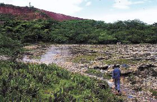 Minera dejaría desastre ambiental tras su partida