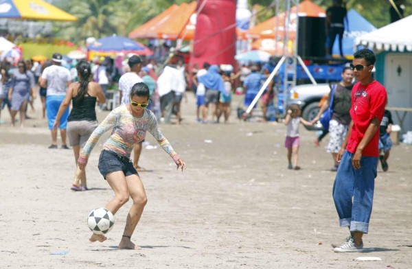 Veraneantes gozan últimos días del feriado
