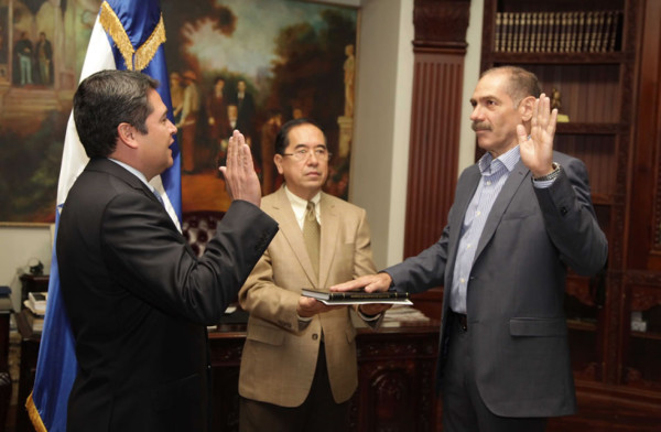 Renuncia Jorge Lobo como ministro de Agricultura y Ganadería