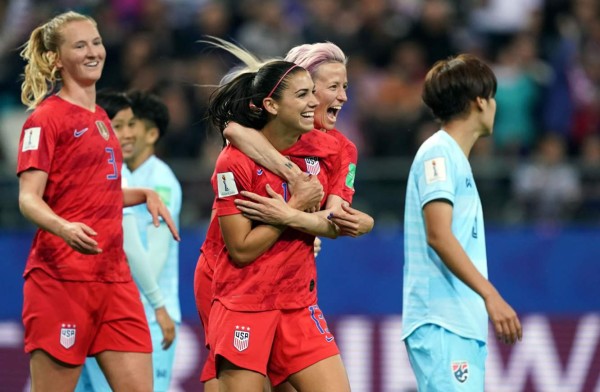 Estados Unidos logra récord goleador en un Mundial femenino con 13-0 a Tailandia