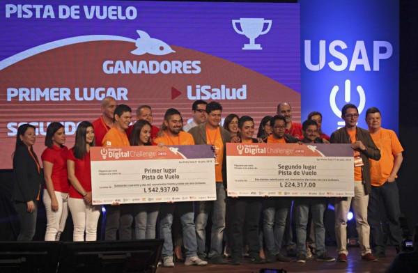 Plataforma que ayudará a controlar finanzas gana evento tecnológico