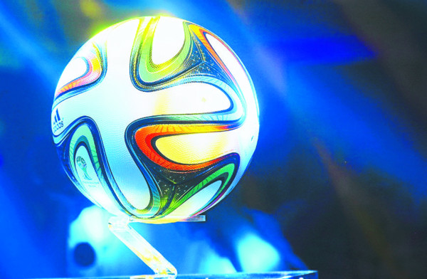 Honduras también presentó el balón del Mundial-2014