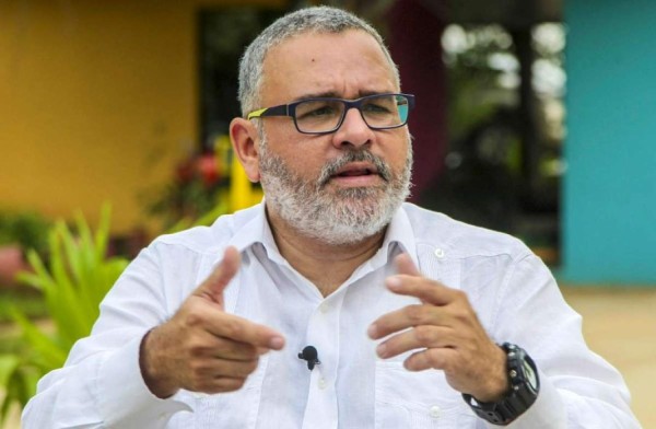El Salvador: Ordenan detención de expresidente Mauricio Funes