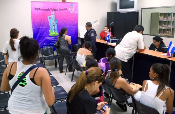 Más hombres denuncian que son víctimas de violencia doméstica