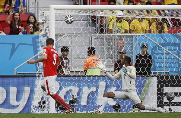 Suiza asesta un duro golpe a Ecuador en el tiempo de descuento 