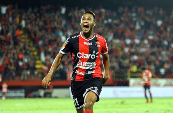 Con goles hondureños, Alajuelense clasifica a la final de Costa Rica