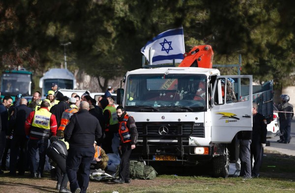 Cuatro muertos y 15 heridos deja ataque con camión en Jerusalén