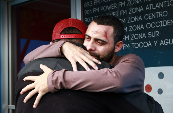 Locutor de la Power denuncia brutal golpiza