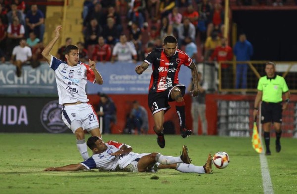 Henry Figueroa debuta con derrota en el Alajuelense de Costa Rica