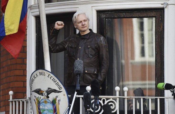 Ecuador aisla a Assange por hablar de Cataluña y de la expulsión de los rusos