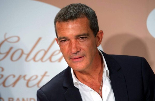 Antonio Banderas enciende a los medios tras querer seducir a una modelo