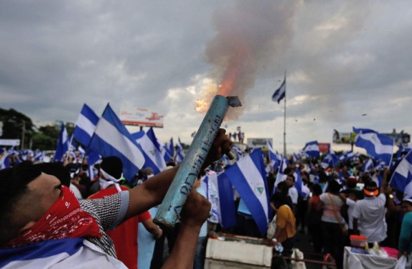 Se agrava crisis en Nicaragua mientras Ortega intenta destrabar diálogo