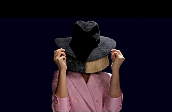 Sia alista proyecto con su nueva disquera