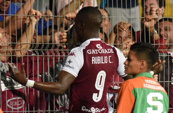 Rubilio Castillo anota su segundo gol con el Saprissa de Costa Rica