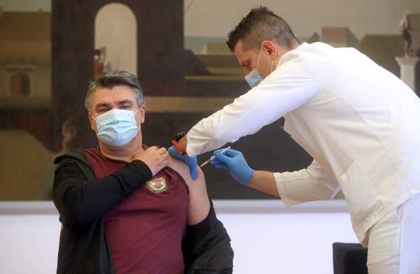 Nebraska excluye a los indocumentados de vacunación contra covid 19