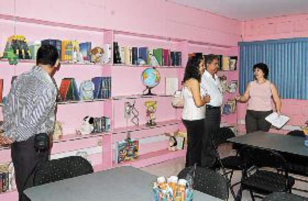 La Casa de la Niña ya tiene biblioteca