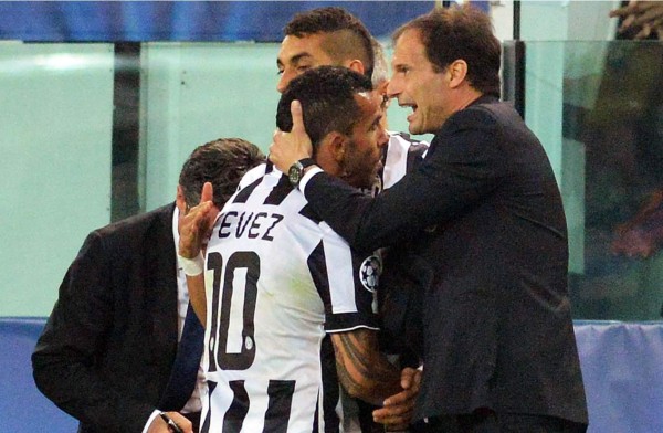 Video: Tévez insulta al técnico Allegri tras sustituirlo