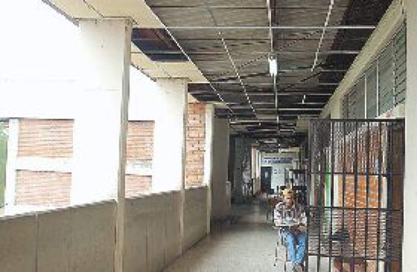 Catedráticos de derecho e ingeniería son los más faltistas