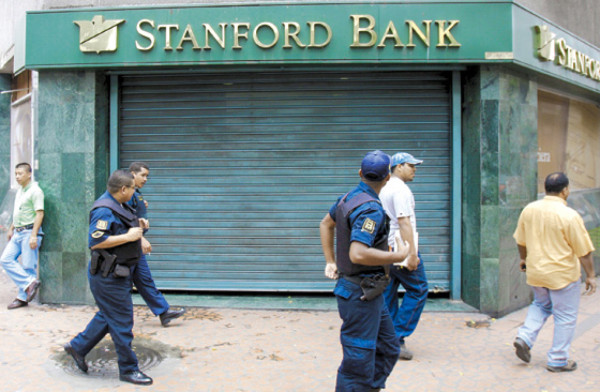 'Sir Allen”, amante del trópico, cricket y el dinero