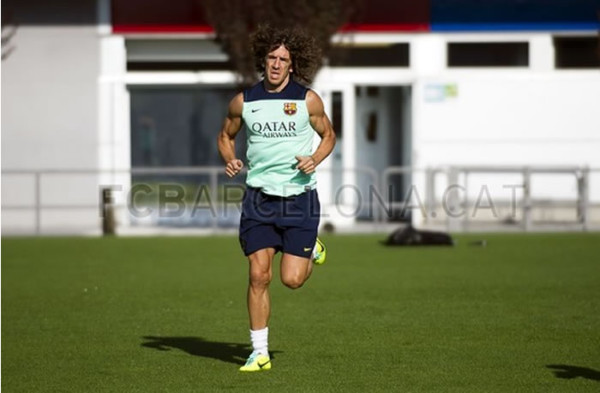 Puyol se probó y jugó 45 minutos en un amistoso siete meses después