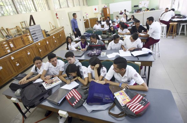 Consejo de Educación definirá futuro de escuelas normales