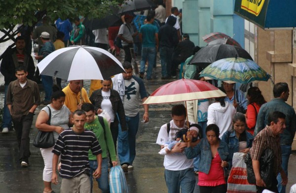 Lluvias continuarán por el ingreso de humedad en el Caribe