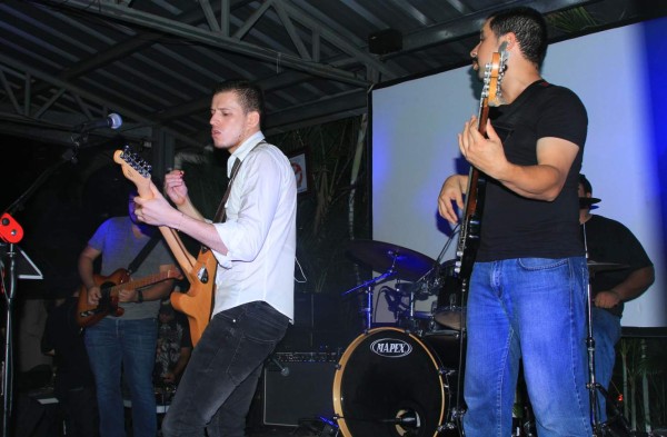 Sampedranos rinden tributo a Gustavo Cerati