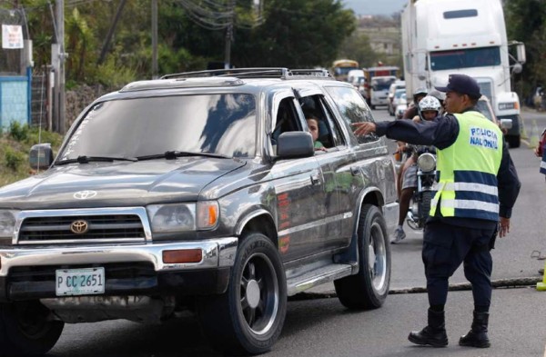 Inicia movilización de viajeros en feriado de octubre