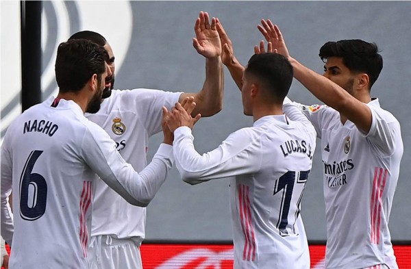 Real Madrid derrota al Eibar y no tira la toalla por la Liga Española