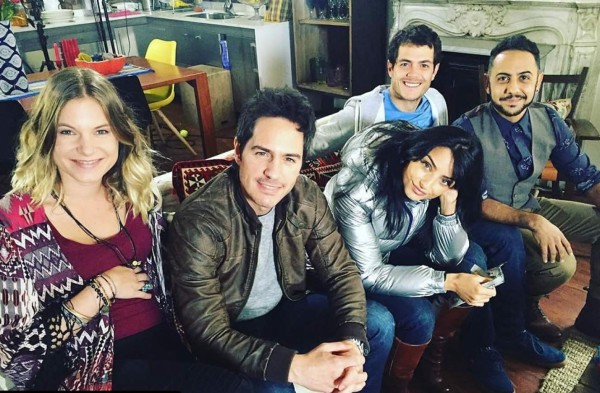 Aislinn Derbez y Mauricio Ochmann filman película en Chile