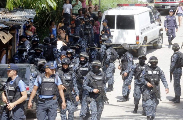 Mueren dos pandilleros en enfrentamiento con policías
