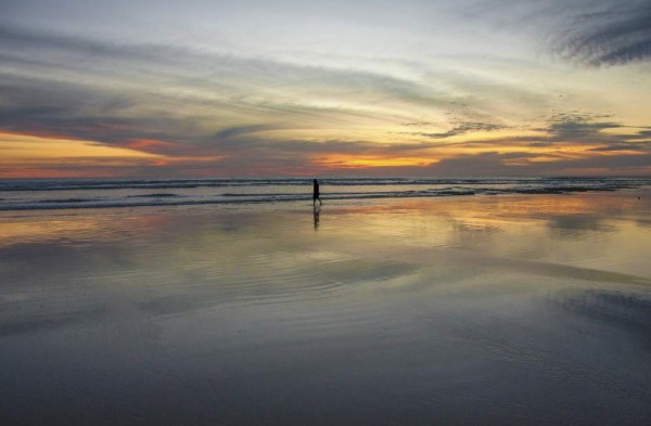 La península de Nicoya es la más grande de Costa Rica, bañada por el océano Pacífico, limitada por el golfo de Papagayo al norte y el de Nicoya al sur.