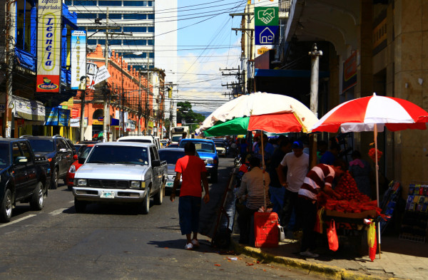 Vendedores se toman de nuevo tercera avenida de San Pedro Sula