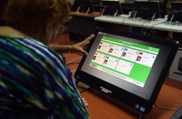 2.5 millones de votantes eligirán el sucesor de Martinelli