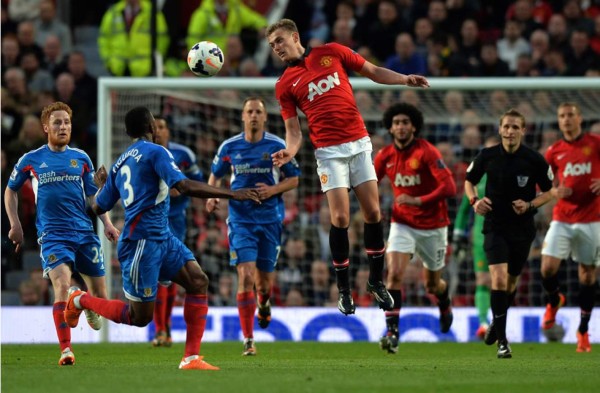 El Hull City con Maynor Figueroa pierde contra el Manchester United