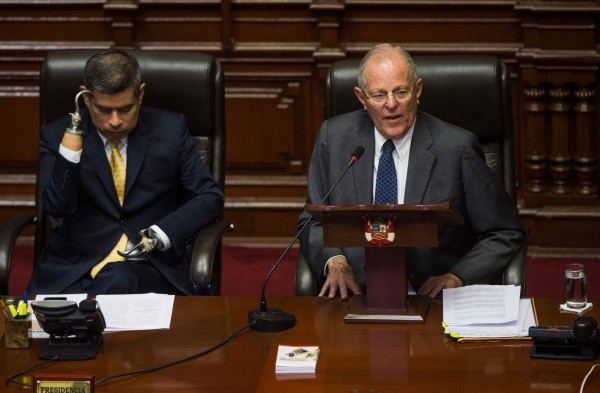 Kuczynski advierte que si lo destituyen Perú será el más perjudicado