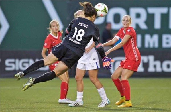 Video: Portera anota golazo en el último minuto