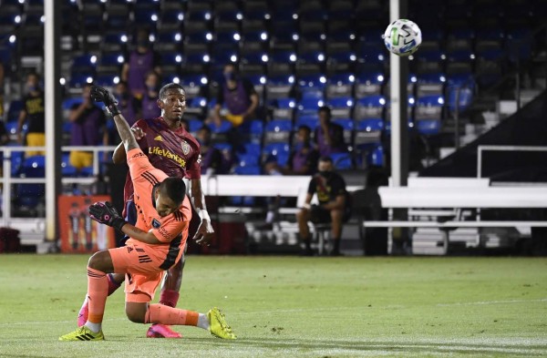 Video: Douglas Martínez anotó golazo en eliminación del Real Salt Lake