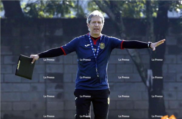 Carlos Restrepo sobre dirigir a la Selección de Panamá: 'Como puede darse no se puede dar”