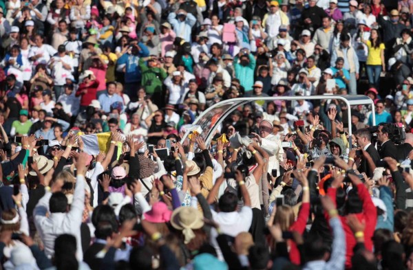 Jorge Messi, manager and Lionel Messi's father, leaves on a car the headquarters of Messi Foundation in Barcelona, Catalonia, north-eastern Spain, 03 September 2020. Jorge Messi confirmed on 03 September that it is still possible that the Argentinian player stay another year at FC Barcelona to respect his current contract with the club. EFE/Alejandro Garcia