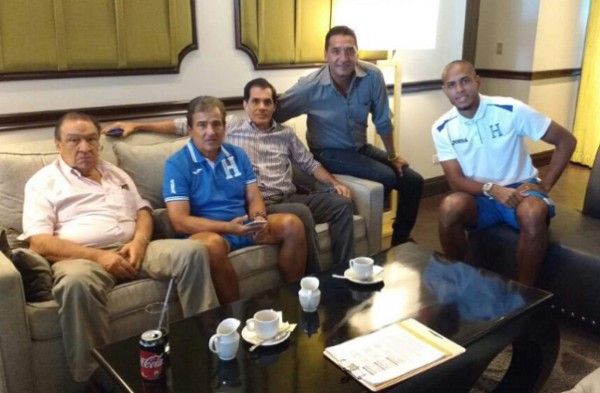 Eddie Hernández firmó con el Deportes Tolima de Colombia