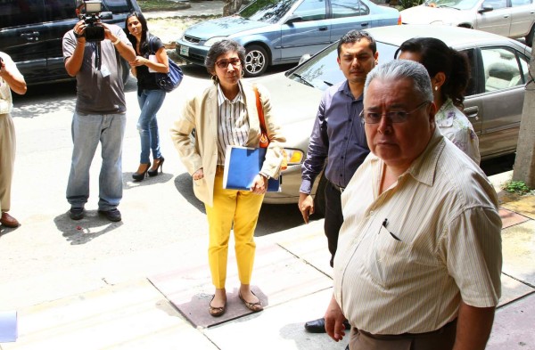 Denuncian a funcionarios sampedranos por deslinde de predio