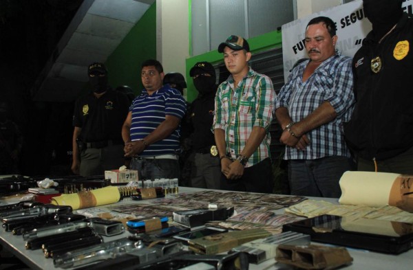 Remiten al penal a supuestos líderes del cartel de los AA