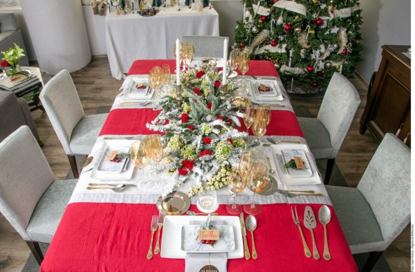 Una mesa bien servida y elegante, realza la noche de la cena navideña