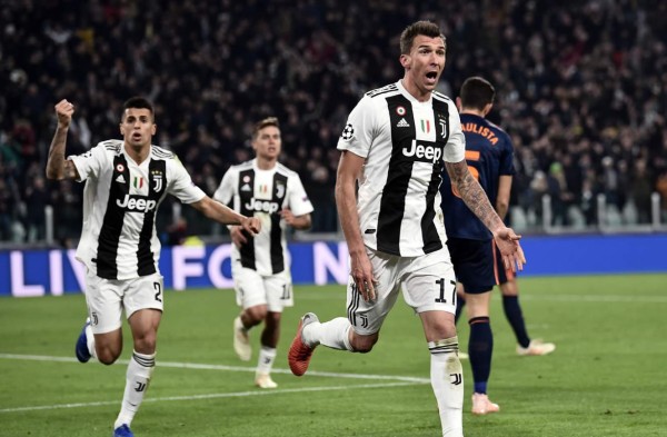 Juventus vence al Valencia, con genialidad de Cristiano, y clasifica a octavos de Champions League