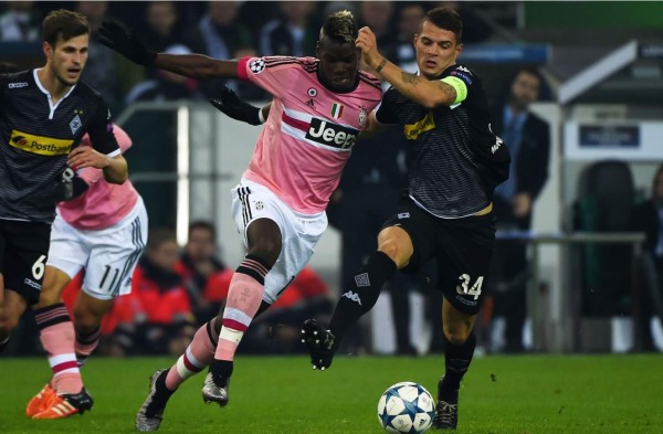 Juventus con 10 hombres salva un empate ante el Gladbach