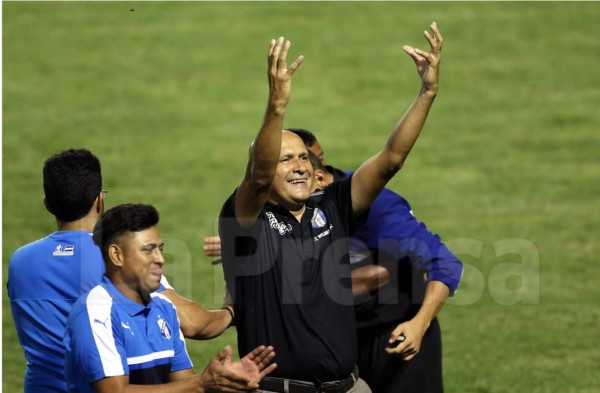 Wilmer Cruz: 'Le pedí a mis jugadores que durmieran con sus esposas antes del partido'