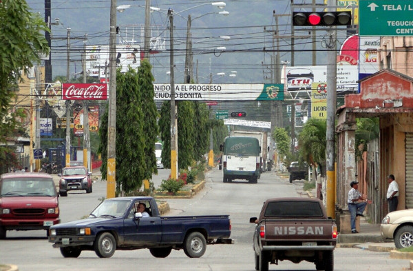Alcaldes exigen a diputados legislar por obras en Yoro