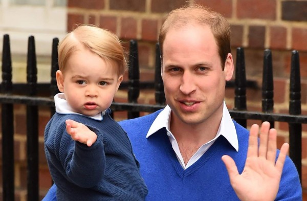 Príncipe Guillermo denuncia el acoso de los paparazzi a su hijo